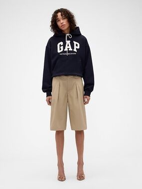 Gap x Victoria Beckham High Rise
Pleated Shorts